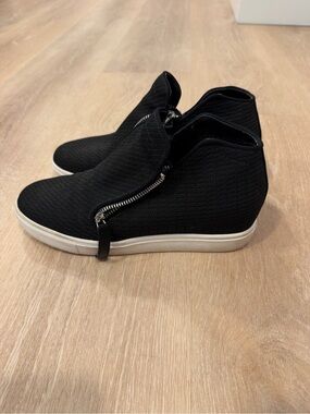 Steve Madden Black Knit Wedge Zip Sneakers